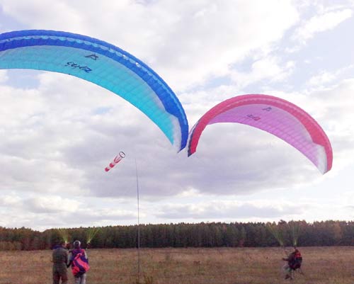 Aeros Style2 intermediate paraglider