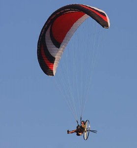 Razeebuss Razmott in flight showing the retractible propeller