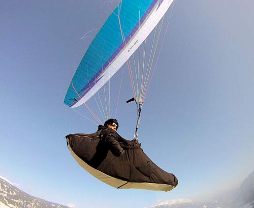 Swing-Mistral-6-EN-B-paraglider Swing Mistral 6 intermediate paraglider. Photo: thermik.net