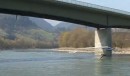 Wolfgang Siess' video of hang gliding under a bridge over a river
