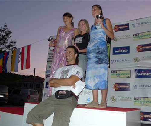 Women's podium and meet director Joachim