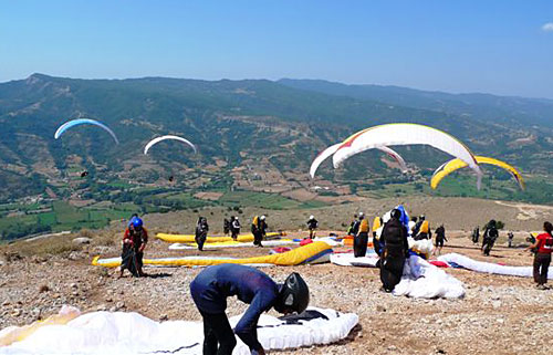 The friendly take-off on Kalana mountain