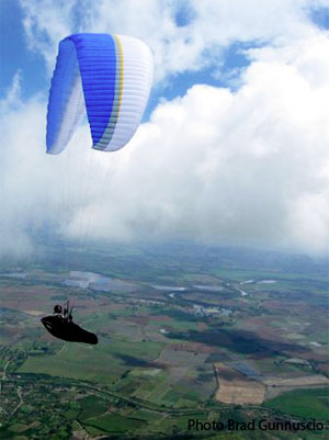Marcus Malmqvist flies his UP Edge XR to victory in Roldanillo, Colombia, January 2011