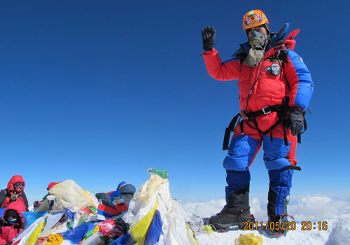 Babu Sunuwar on the summit of Everest 21 May 2011, shortly before his flight from the summit. The date stamp is 12 hours early. Photo: Babu Sunuwar/Lakpa Tshering Sherpa Babu Sunuwar on the summit of Everest 21 May 2011, shortly before his flight from the summit. The date stamp is 12 hours early. Photo: Babu Sunuwar/Lakpa Tshering Sherpa