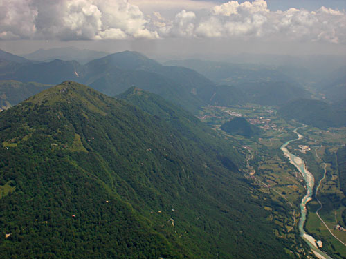 The green green grass of Slovenia: task three of the British Paragliding Open 2011