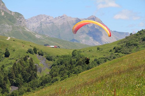 Benoit Pillias flying from the col above Ugine