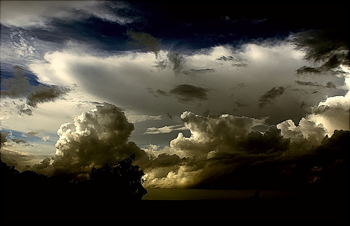 thunder clouds 257049738_103603768e