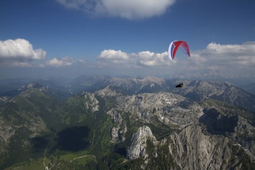 Ozone's R10.2 paraglider Ozone's R10.2 paraglider