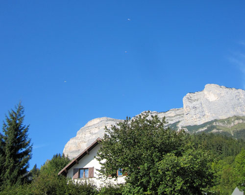 Blue skies... gliders fly down from the summit of the Chartreuse this morning. All photos: Ed Ewing Blue skies... gliders fly down from the summit of the Chartreuse this morning. All photos: Ed Ewing