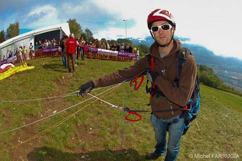 Cyril Planton demonstrates the Sol One, their one-line paraglider, at the 2011 Coupe Icare Cyril Planton demonstrates the Sol One, their one-line paraglider, at the 2011 Coupe Icare