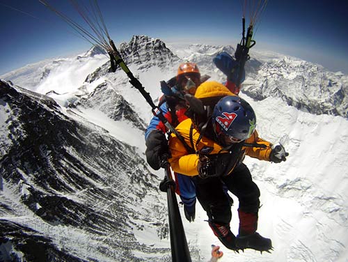 Babu Sunuwar and Lakpa Tsheri Sherpa's ultimate descent from Everest by paraglider, won them the National Georgraphic 2011 Adventurers of the Year award