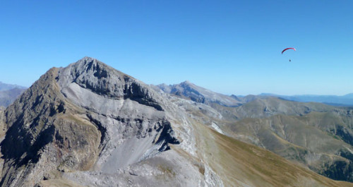 On a good day, travelling by paraglider in the Pyrenees. Photo: Nash / Crosby On a good day, travelling by paraglider in the Pyrenees. Photo: Nash / Crosby