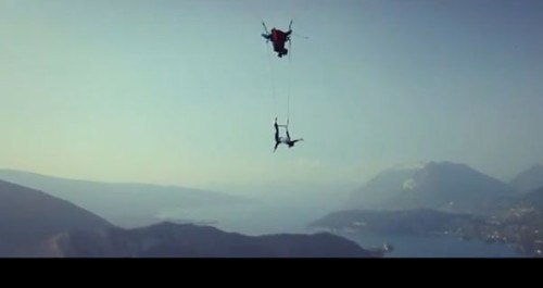 Video: Paragliding Circus Video: Paragliding Circus