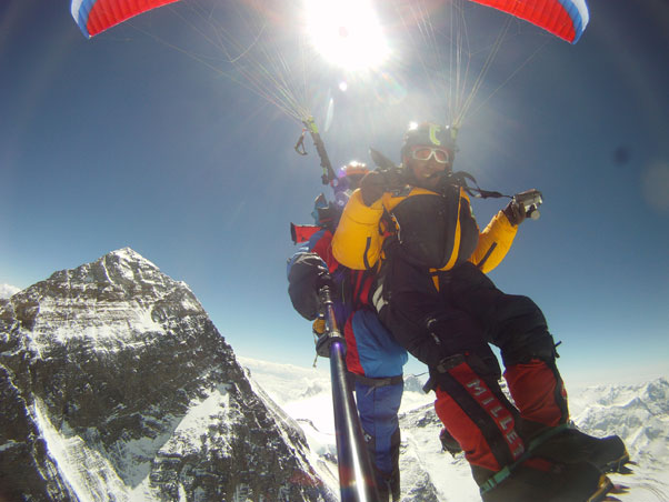 Babu Sunuwar and Lakpa Tsering Sherpa tandem paraglide from the summit of Mount Everest on 21 May 2011. Photo: Babu Sunuwar