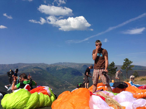 Marcus King at launch. British Paragliding Open 2013 in manteigas, Portugal