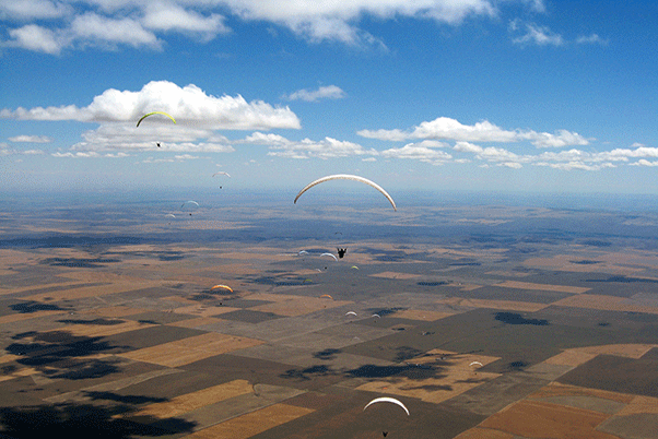 Heading north east into the big wide yonder behind launch - perfect flatland flying. Photo: Stefan Mitrovich