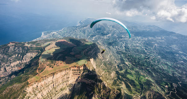 Paragliding in Greece by Felix Wolk